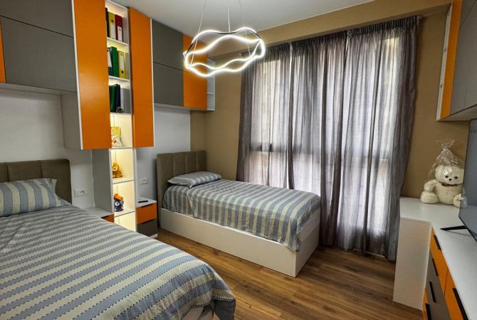 Shtepi ne shitje Apartament ne Tirane, 2+1, Mobilimi E mobiluar, Pagesa 215,000  Euro.