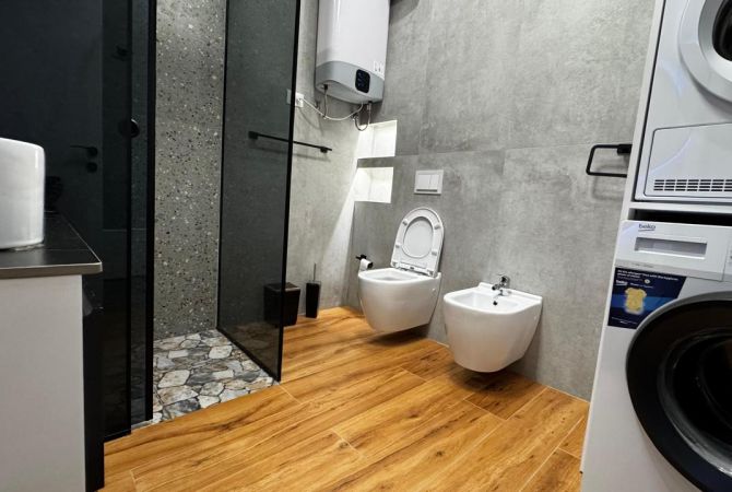 Shtepi ne shitje Apartament ne Tirane, 2+1, Mobilimi E mobiluar, Pagesa 215,000  Euro.