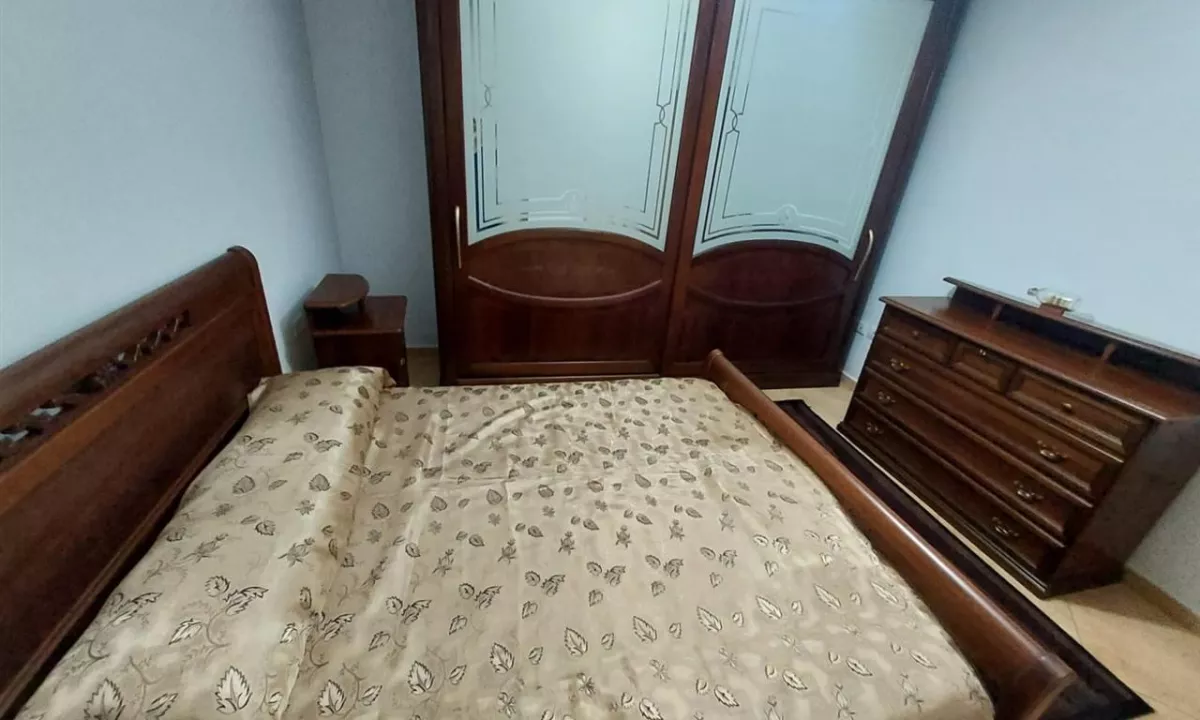 Shtepi me qera Apartament ne Tirane, 1+1, Mobilimi E mobiluar, Pagesa 550  Euro.