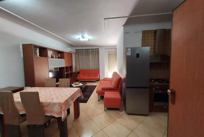Shtepi me qera Apartament ne Tirane, 1+1, Mobilimi E mobiluar, Pagesa 550  Euro.