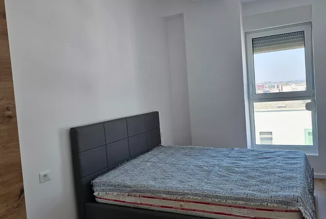 Shtepi me qera 1+1 ne Tirane - 40,000 Leke
