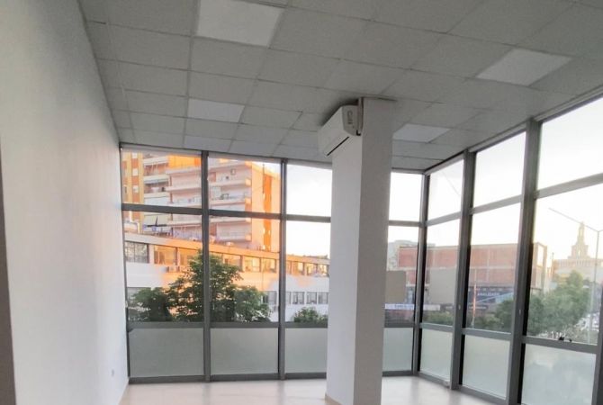Ambient biznesi me qera 3+1 ne Fier - 90,000 Leke