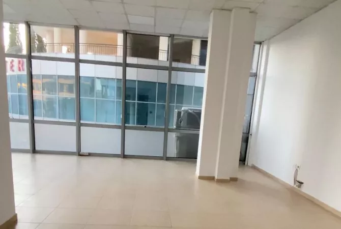 Business Property for Rent 1+1 in Fier - 90,000 Leke