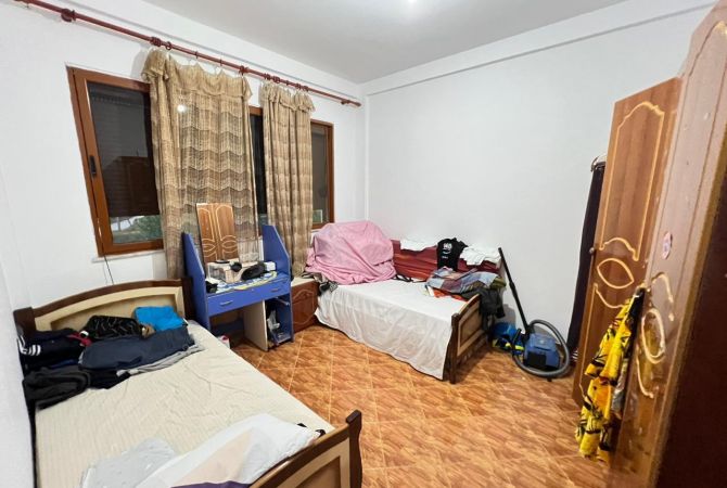 Shtepi me qera 6+1 ne Tirane - 1,600 Euro