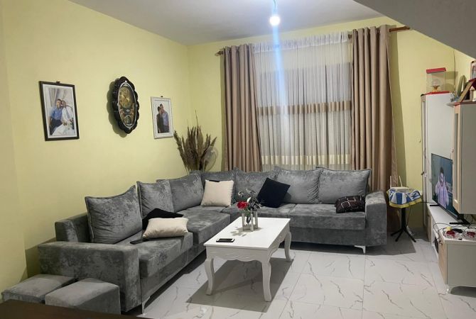 Shtepi me qera Shtepi Private ne Tirane, 6+1, Mobilimi E mobiluar, Pagesa 1,600  Euro.