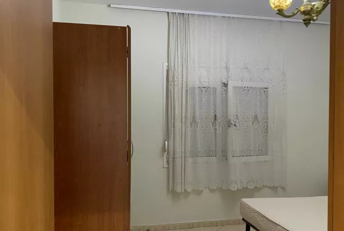 Shtepi me qera 1+1 ne Tirane - 35,000 Leke