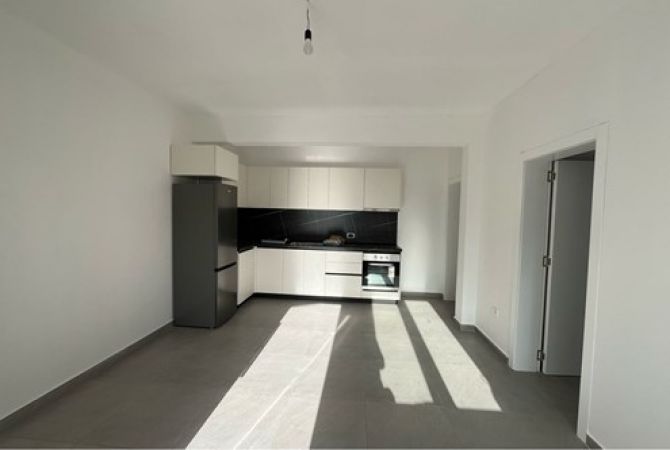 Shtepi me qera 2+1 ne Tirane - 250 Euro