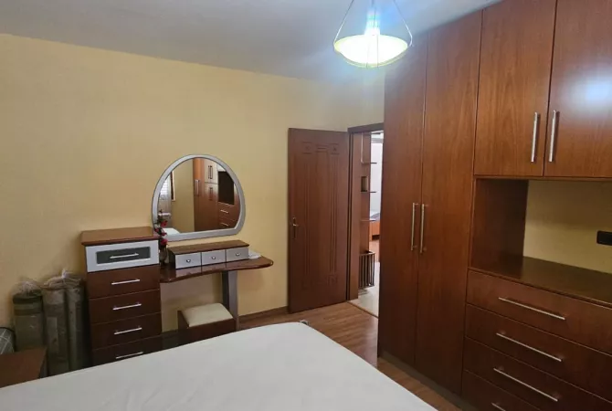 Shtepi me qera 2+1 ne Tirane - 650 Euro