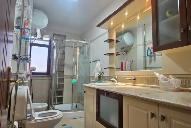 Shtepi me qera 2+1 ne Tirane - 650 Euro