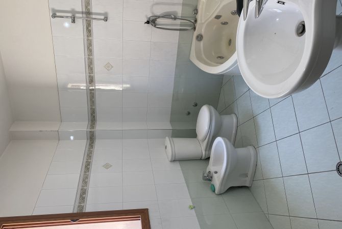 Shtepi me qera Shtepi Private ne Tirane, 2+1, Mobilimi E mobiluar, Pagesa 400  Euro.