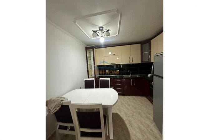 Shtepi me qera 2+1 ne Tirane - 450 Euro