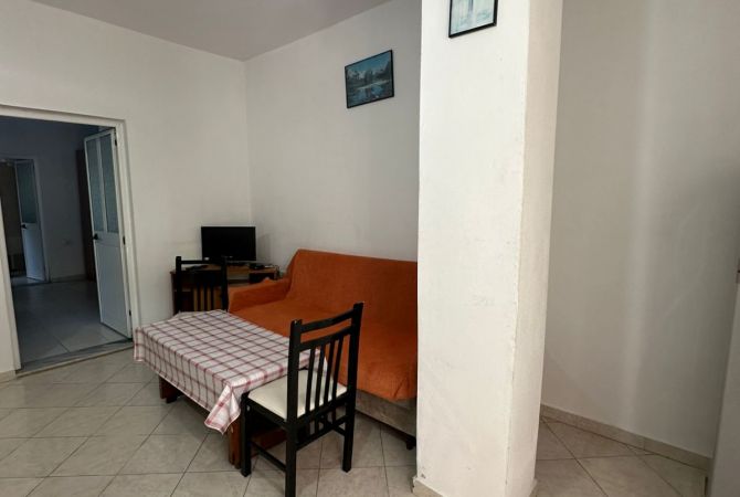 Shtepi me qera 1+1 ne Tirane - 300 Euro