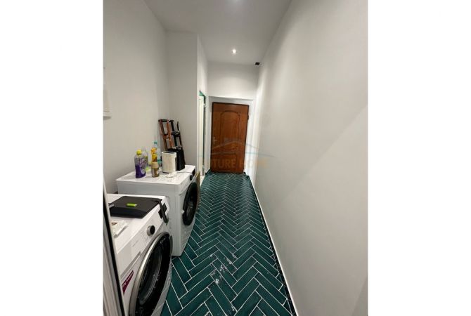 Shtepi ne shitje Apartament ne Tirane, 2+1, Mobilimi E mobiluar, Pagesa 2,200,000  Euro.