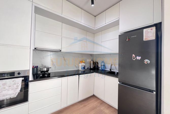 Shtepi ne shitje Apartament ne Tirane, 2+1, Mobilimi E mobiluar, Pagesa 1,490,000  Euro.
