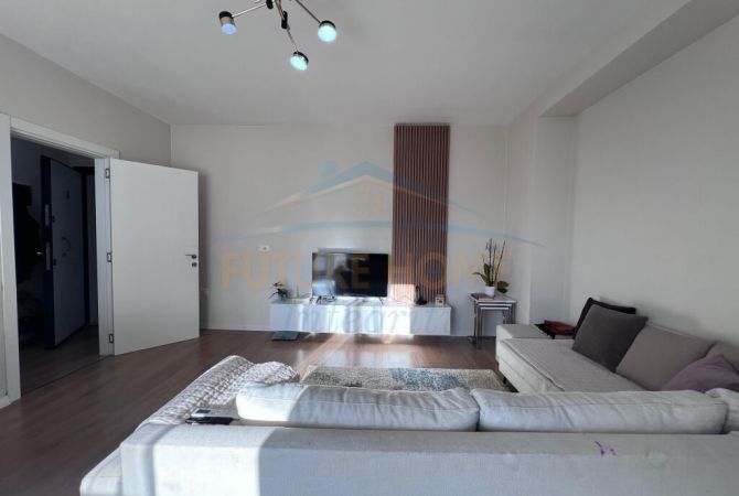 Shtepi ne shitje Apartament ne Tirane, 2+1, Mobilimi E mobiluar, Pagesa 1,490,000  Euro.