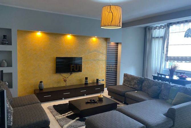 Shtepi me qera 2+1 ne Tirane - 700 Euro