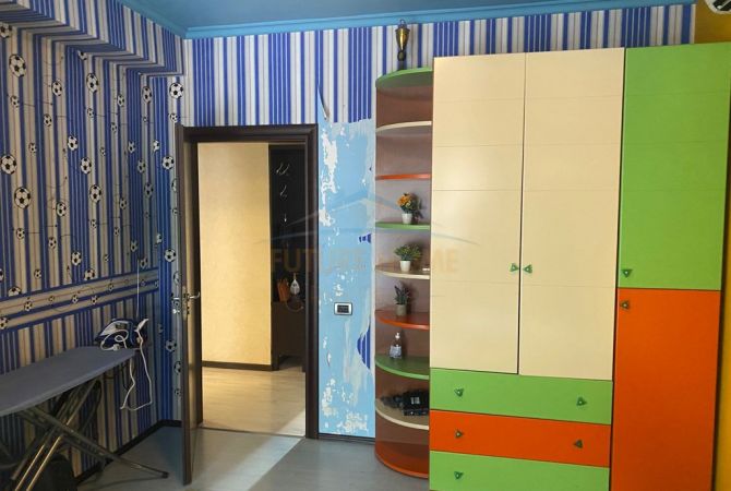 Shtepi me qera Apartament ne Tirane, 2+1, Mobilimi E mobiluar, Pagesa 700  Euro.