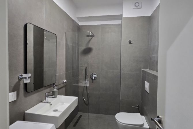 Shtepi me qera Apartament ne Tirane, 2+1, Mobilimi E mobiluar, Pagesa 750  Euro.