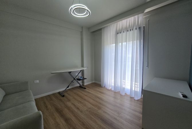 Shtepi me qera Apartament ne Tirane, 2+1, Mobilimi E mobiluar, Pagesa 750  Euro.