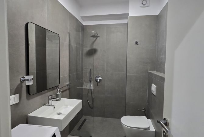 Shtepi me qera Apartament ne Tirane, 2+1, Mobilimi E mobiluar, Pagesa 750  Euro.