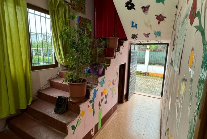 Ambient biznesi me qera 3+1 ne Tirane - 800 Euro