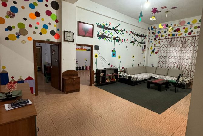 Jepet me qira ambient biznesi, Institut 