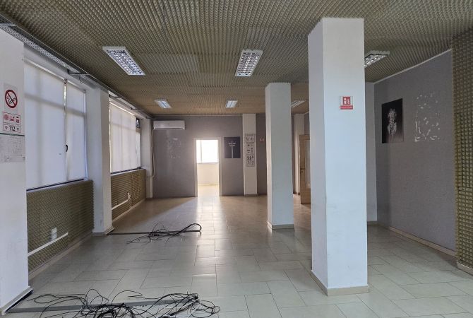 Business Property for Rent 3+1 in Tirana - 3,000 Euro