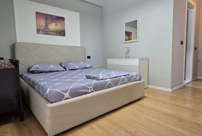 Shtepi me qera Apartament ne Tirane, 2+1, Mobilimi E mobiluar, Pagesa 800  Euro.