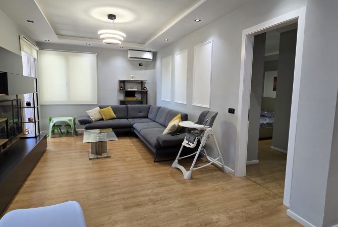 Shtepi me qera Apartament ne Tirane, 2+1, Mobilimi E mobiluar, Pagesa 800  Euro.