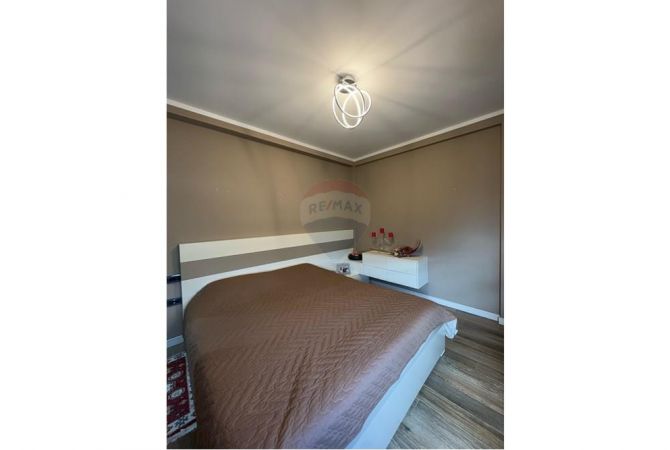 Shtepi me qera 2+1 ne Tirane - 580 Euro