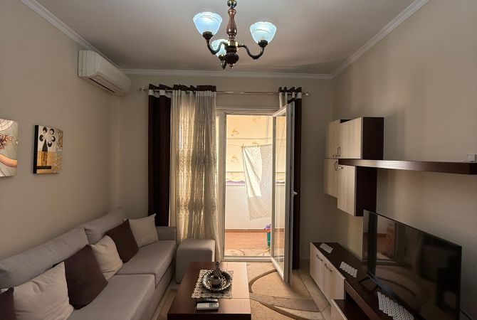 Shtepi me qera 2+1 ne Tirane - 580 Euro