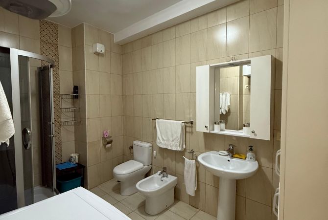 Shtepi me qera Apartament ne Tirane, 2+1, Mobilimi E mobiluar, Pagesa 580  Euro.