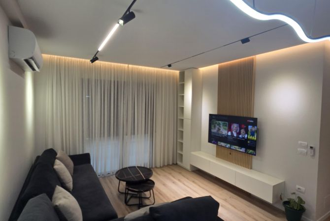 Shtepi me qera 2+1 ne Tirane - 800 Euro