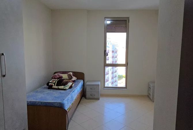 Shtepi ne shitje Apartament ne Tirane, 2+1, Mobilimi Pjeserisht e mobiluar, Pagesa 95,000  Euro.