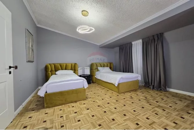 Shtepi me qera 3+1 ne Tirane - 2,000 Euro