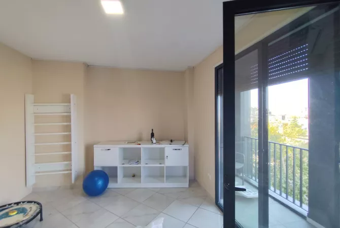 Business Property for Rent 3+1 in Tirana - 600 Euro