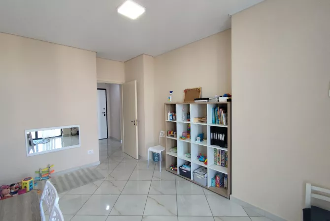 Jepet me qira ambient per zyra apo klinika