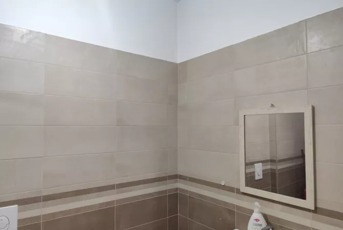 Jepet me qira ambient per zyra apo klinika