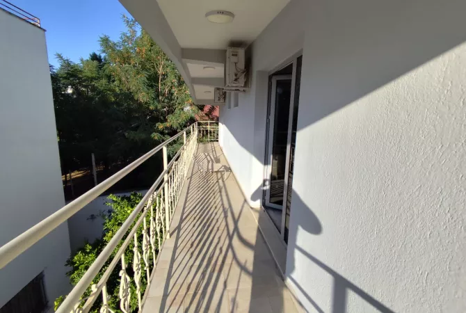 Shtepi me qera Vila Luksoze ne Tirane, 7+1, Mobilimi E mobiluar, Pagesa 3,500  Euro.