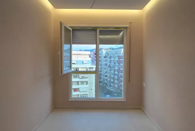 Ofrohet me qira ambient per zyra ose banim plus post