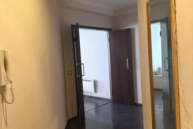 Shtepi me qera 2+1 ne Tirane - 650 Euro
