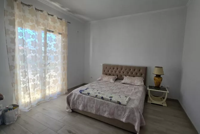 Shtepi me qera Apartament ne Tirane, 2+1, Mobilimi E mobiluar, Pagesa 470  Euro.