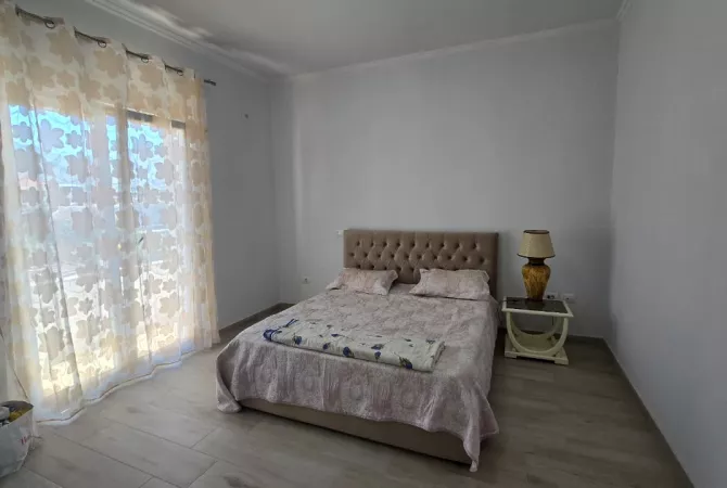 Shtepi me qera Apartament ne Tirane, 2+1, Mobilimi E mobiluar, Pagesa 470  Euro.