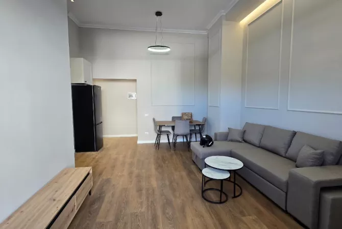 Shtepi me qera Apartament ne Tirane, 1+1, Mobilimi E mobiluar, Pagesa 550  Euro.