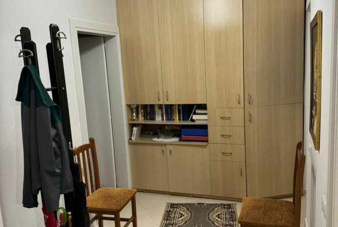 Shtepi me qera 1+1 ne Tirane - 42,000 Leke