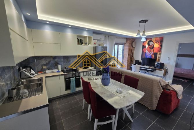 Shtepi ne shitje Apartament ne Durres, 2+1, Mobilimi E mobiluar, Pagesa 115,000  Euro.