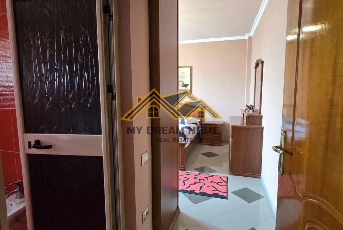 Shtepi ne shitje Apartament ne Durres, 3+1, Mobilimi E mobiluar, Pagesa 165,000  Euro.