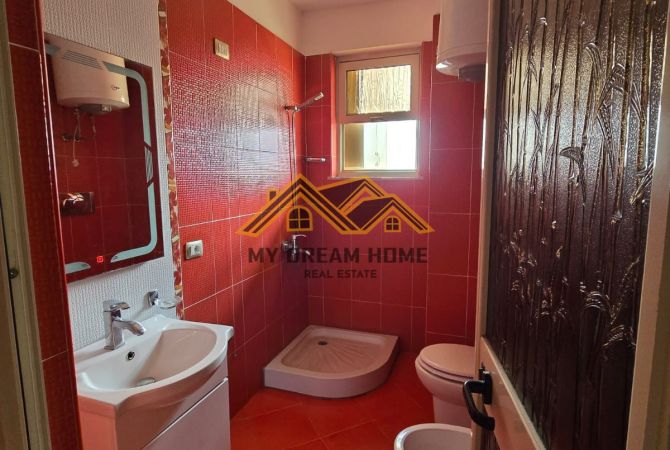 Shtepi ne shitje Apartament ne Durres, 3+1, Mobilimi E mobiluar, Pagesa 165,000  Euro.