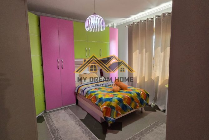 Shtepi ne shitje Apartament ne Durres, 3+1, Mobilimi E mobiluar, Pagesa 165,000  Euro.