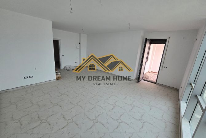 Shtepi ne shitje Apartament ne Durres, 1+1, Mobilimi Bosh, pa mobiluar, Pagesa 223,000  Euro.